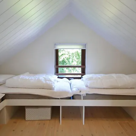 Three-Bedroom Holiday Home In Ebeltoft 埃贝尔托夫特