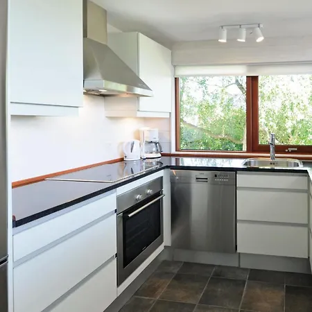 Three-Bedroom Holiday Home In Ebeltoft 度假居