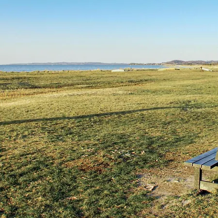 Three-Bedroom Holiday Home In Ebeltoft 度假居 *