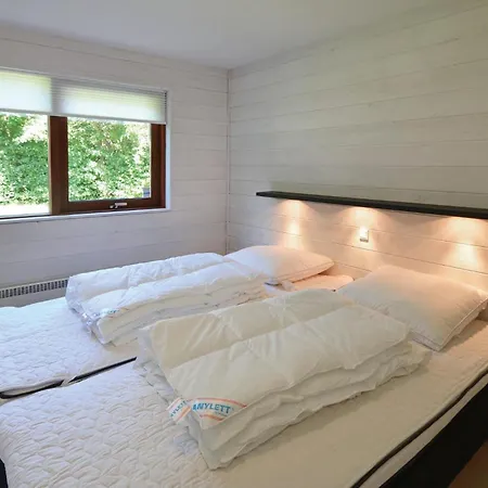 Three-Bedroom Holiday Home In Ebeltoft 埃贝尔托夫特