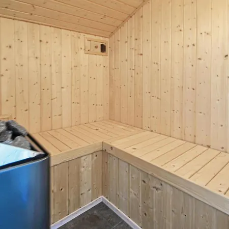 Three-Bedroom Holiday Home In Ebeltoft * 埃贝尔托夫特